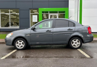 Подержанный автомобиль Hyundai Verna Sedan 2008 года (8 фото)