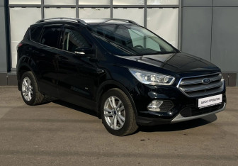 Подержанный автомобиль Ford Kuga 2018 года (3 фото)
