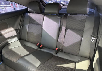 Подержанный автомобиль Opel Astra Hatchback 2007 года (14 фото)
