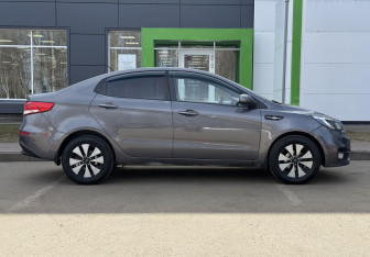 Подержанный автомобиль Kia Rio Sedan 2016 года (4 фото)