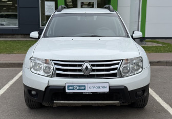 Подержанный автомобиль Renault Duster 2013 года (2 фото)