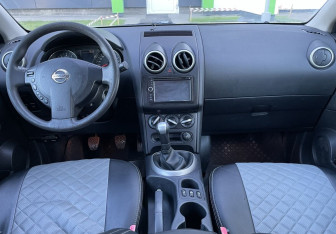 Подержанный автомобиль Nissan Qashqai 2011 года (9 фото)