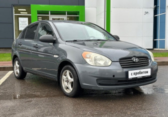Подержанный автомобиль Hyundai Verna Sedan 2008 года (3 фото)