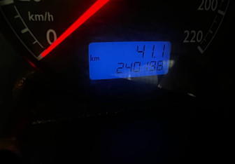 Подержанный автомобиль Volkswagen Multivan 2006 года (13 фото)