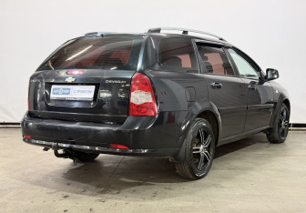 Подержанный автомобиль Chevrolet Lacetti Wagon 2011 года (5 фото)