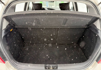 Подержанный автомобиль Hyundai i20 2010 года (14 фото)