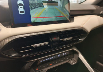 Подержанный автомобиль Kaiyi E5 2024 года (16 фото)