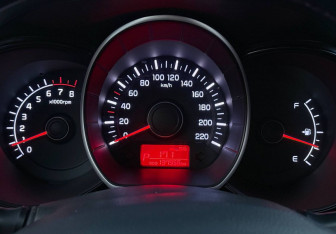 Подержанный автомобиль Kia Rio Sedan 2013 года (13 фото)