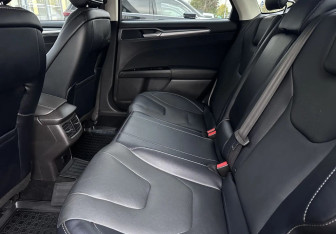 Подержанный автомобиль Ford Mondeo Sedan 2018 года (15 фото)