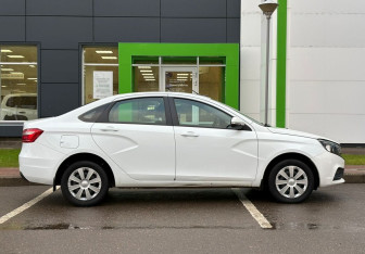 Подержанный автомобиль LADA (ВАЗ) Vesta Sedan 2016 года (4 фото)