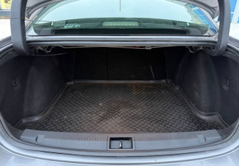 Подержанный автомобиль Renault Fluence 2011 года (15 фото)