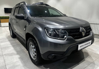 Подержанный автомобиль Renault Duster 2021 года (3 фото)
