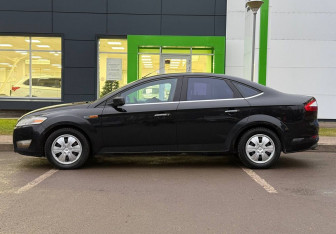 Подержанный автомобиль Ford Mondeo Liftback 2007 года (8 фото)
