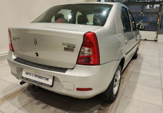 Подержанный автомобиль Renault Logan Sedan 2013 года (6 фото)