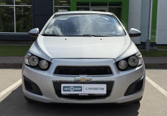 Подержанный автомобиль Chevrolet Aveo Sedan 2013 года (2 фото)