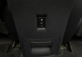 Подержанный автомобиль Renault Koleos 2012 года (14 фото)