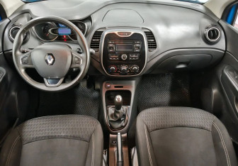 Подержанный автомобиль Renault Kaptur 2017 года (10 фото)