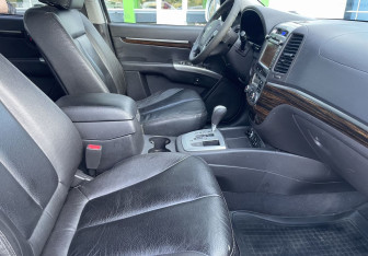 Подержанный автомобиль Hyundai Santa Fe 2011 года (10 фото)