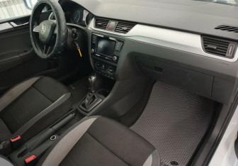 Подержанный автомобиль Skoda Rapid Liftback 2019 года (11 фото)