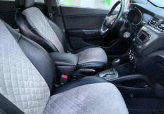 Подержанный автомобиль Kia Rio Sedan 2013 года (10 фото)