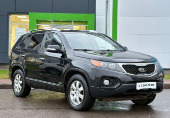 Подержанный автомобиль Kia Sorento 2009 года (3 фото)