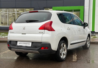 Подержанный автомобиль Peugeot 3008 2011 года (5 фото)