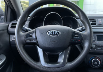 Подержанный автомобиль Kia Rio Sedan 2013 года (14 фото)