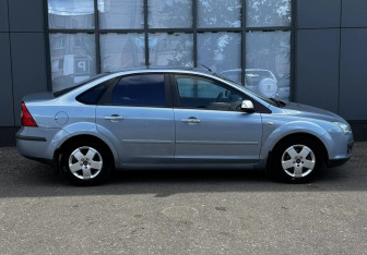 Подержанный автомобиль Ford Focus Sedan 2007 года (6 фото)