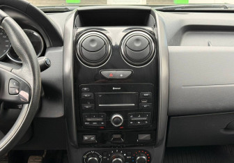 Подержанный автомобиль Renault Duster 2017 года (14 фото)