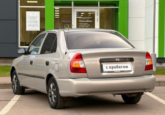Подержанный автомобиль Hyundai Accent Sedan 2007 года (7 фото)