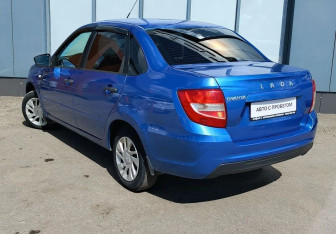 Подержанный автомобиль LADA (ВАЗ) Granta Sedan 2019 года (5 фото)
