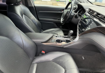 Подержанный автомобиль Toyota Camry Sedan 2018 года (10 фото)
