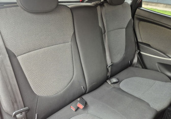 Подержанный автомобиль Hyundai Solaris Hatchback 2011 года (10 фото)