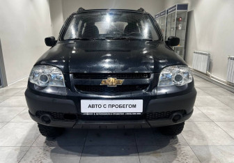 Подержанный автомобиль Chevrolet Niva 2011 года (2 фото)