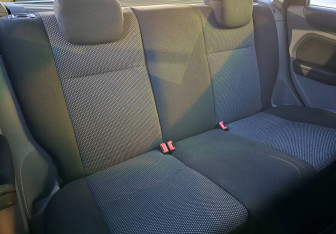 Подержанный автомобиль Ford Focus Wagon 2010 года (11 фото)