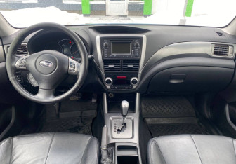 Подержанный автомобиль Subaru Forester Suv 2011 года (11 фото)
