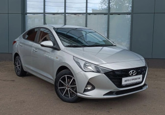Подержанный автомобиль Hyundai Solaris Sedan 2021 года (3 фото)