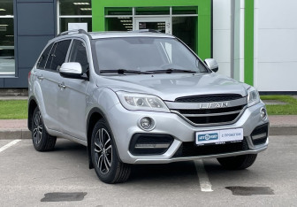 Подержанный автомобиль Lifan X60 2017 года (3 фото)