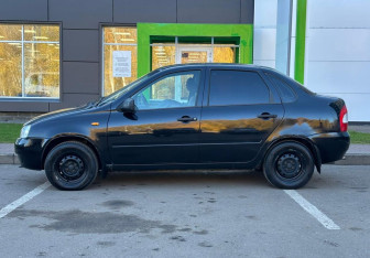 Подержанный автомобиль LADA (ВАЗ) Kalina Sedan 2010 года (8 фото)