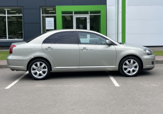 Подержанный автомобиль Toyota Avensis Sedan 2006 года (4 фото)