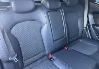 Подержанный автомобиль Hyundai ix35 2012 года (11 фото)