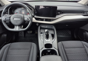 Подержанный автомобиль Haval F7 2022 года (11 фото)