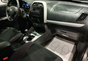 Подержанный автомобиль Chery Tiggo (T11) 2012 года (13 фото)