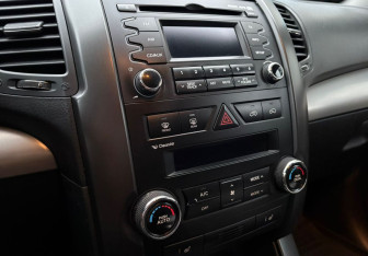 Подержанный автомобиль Kia Sorento 2009 года (13 фото)