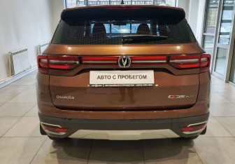 Подержанный автомобиль Changan CS35PLUS 2019 года (6 фото)