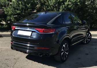 Подержанный автомобиль Geely Tugella 2022 года (3 фото)
