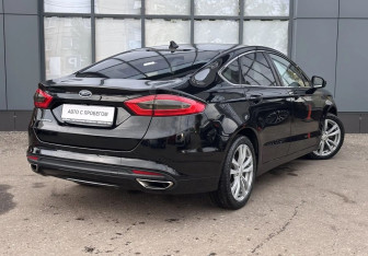 Подержанный автомобиль Ford Mondeo Sedan 2018 года (5 фото)