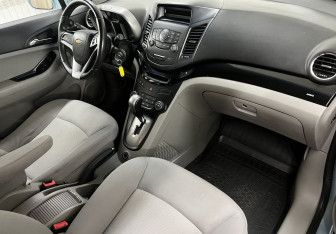 Подержанный автомобиль Chevrolet Orlando 2012 года (11 фото)