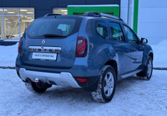 Подержанный автомобиль Renault Duster 2015 года (5 фото)