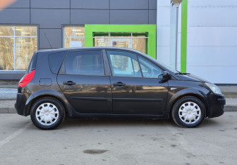 Подержанный автомобиль Renault Scenic 2008 года (4 фото)